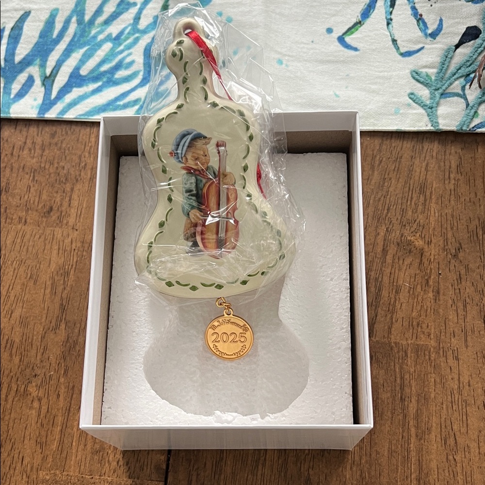 Holiday Ornament with Musician Design